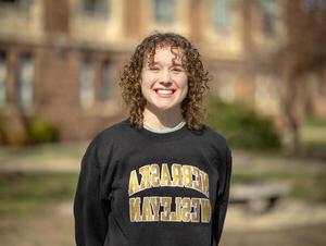 Macie Thomas (’24) of Hickman, Neb. has been selected for the 富布赖特 English Teaching (ETA) Program and will spend the 2024-25 school year in the Czech Republic.